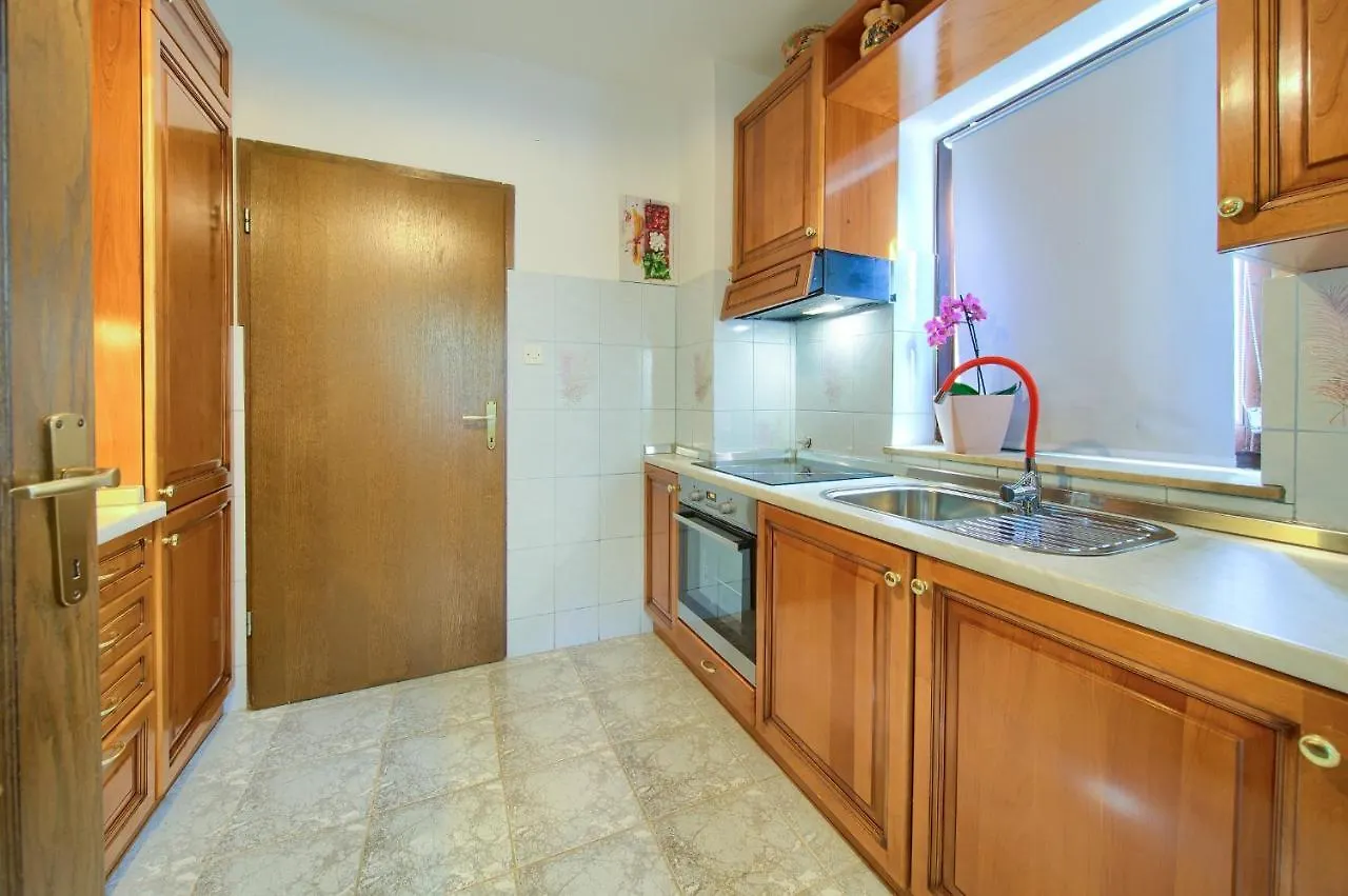 Apartman Mihael Malinska 0*,